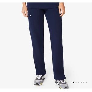 Med Kade scrub bottoms in Navy